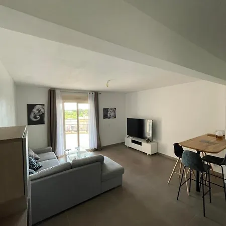 T2 Full Equipee Apartment *